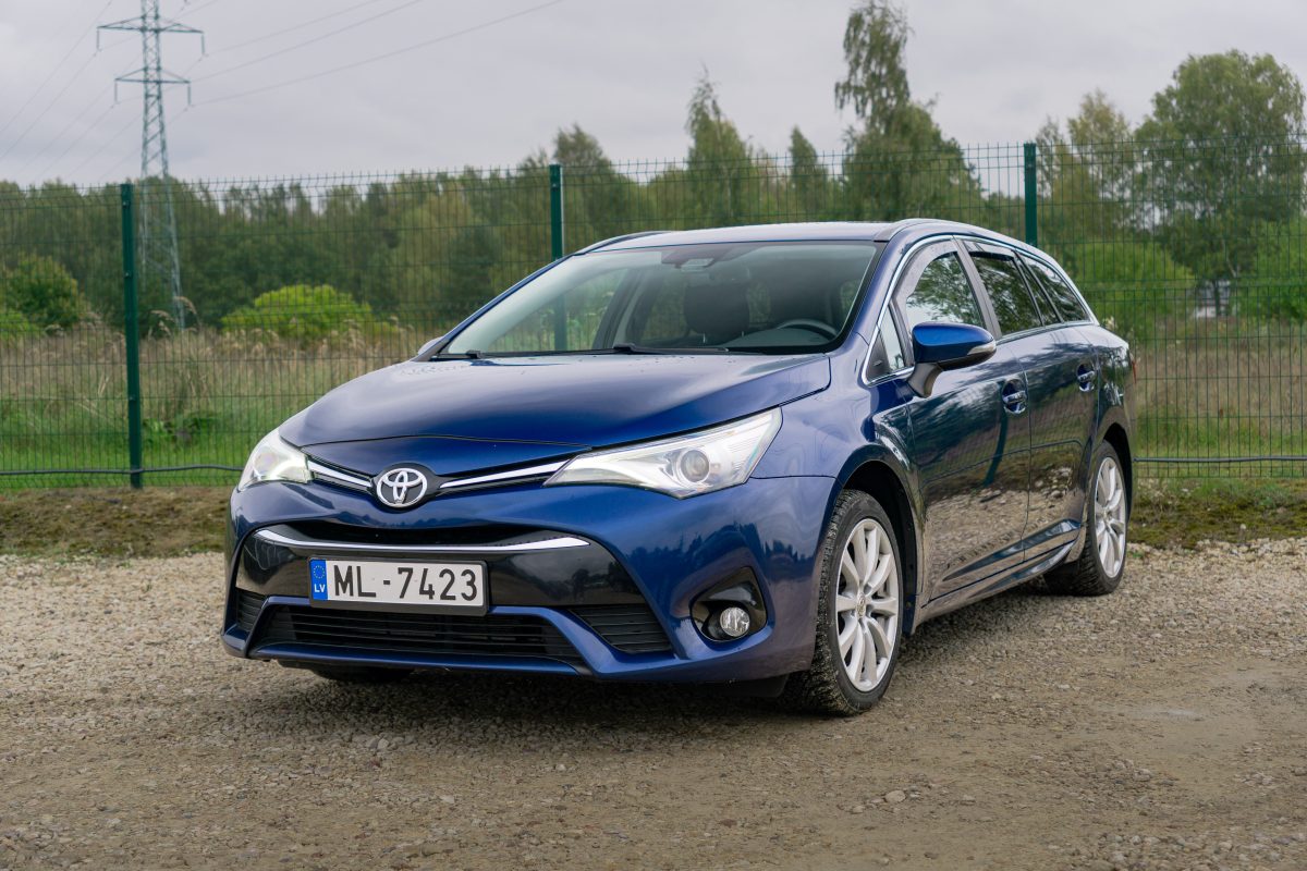 TOYOTA AURIS