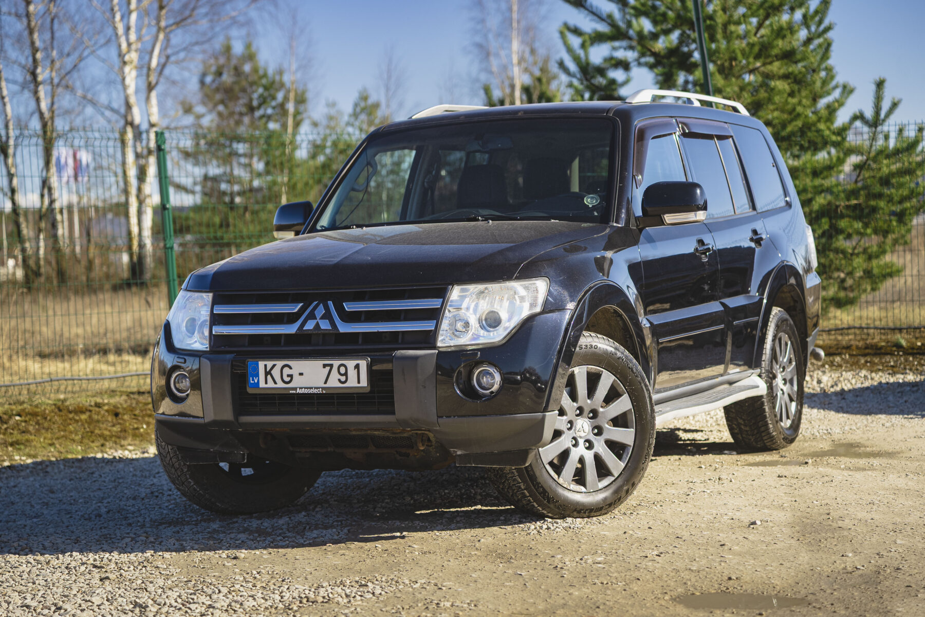 MITSUBISHI PAJERO