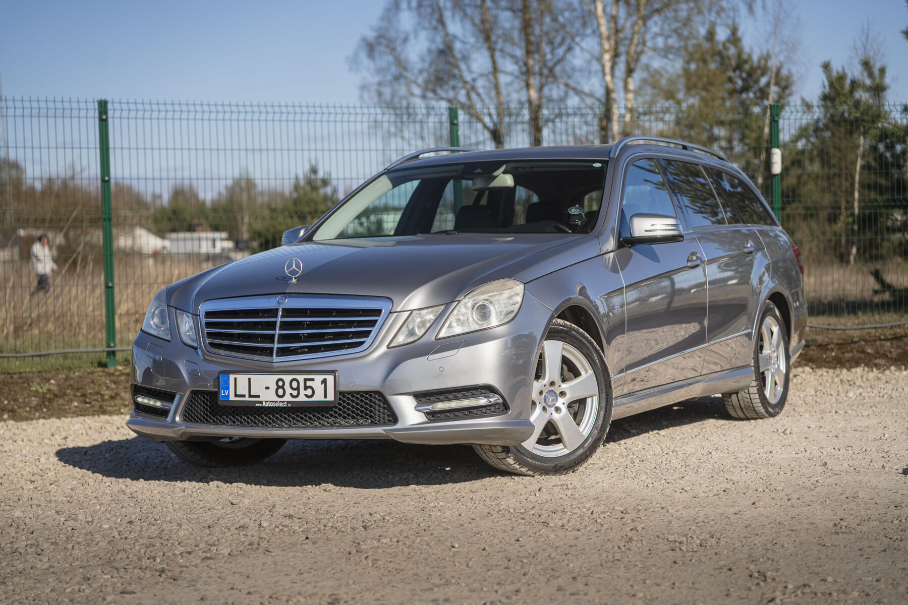 MERCEDES BENZ E250