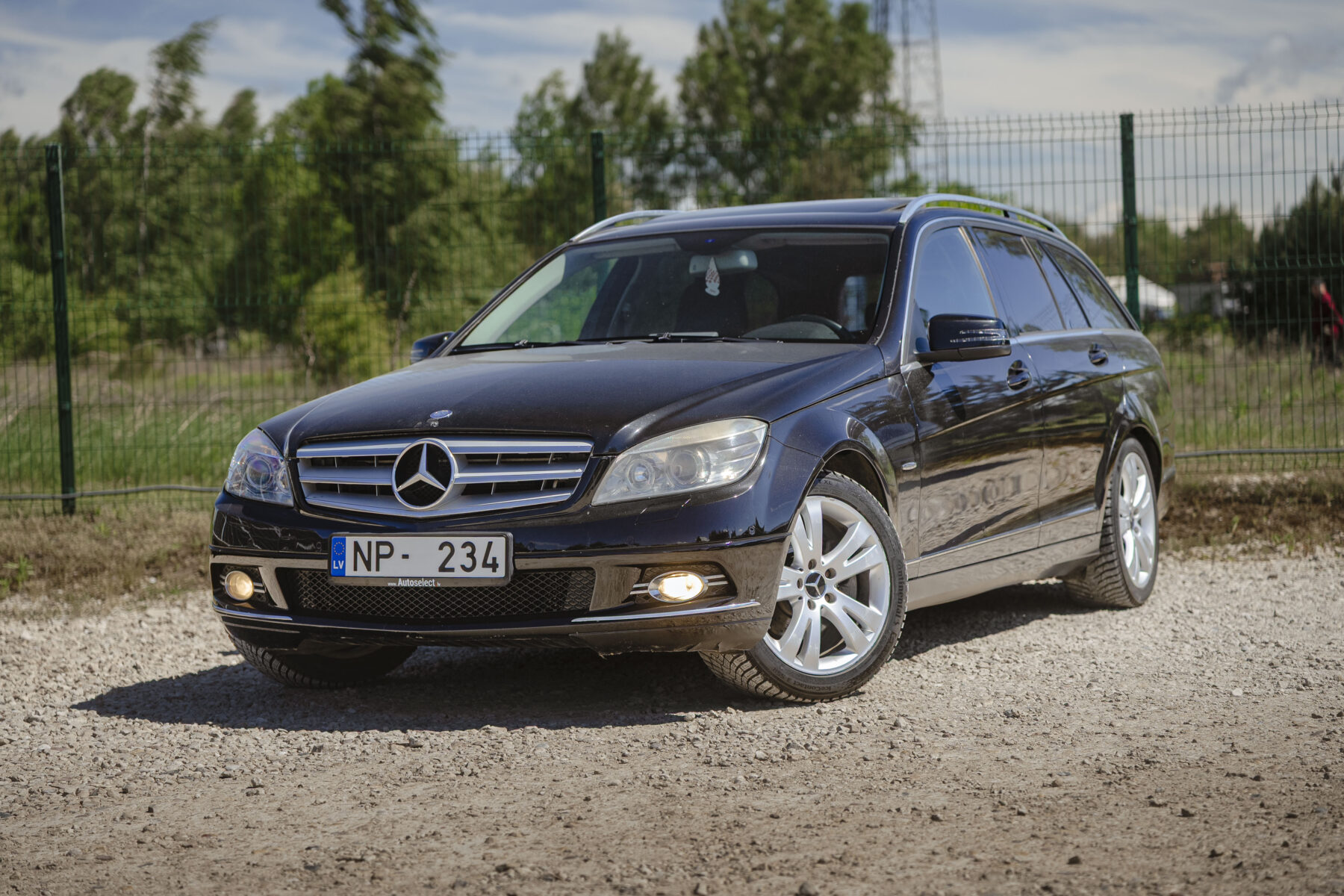 MERCEDES BENZ C220