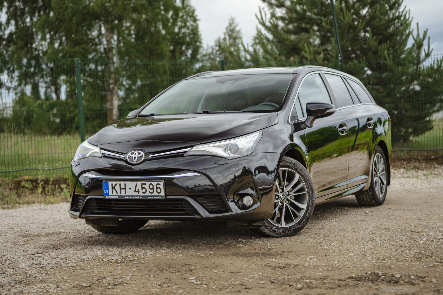 TOYOTA AVENSIS