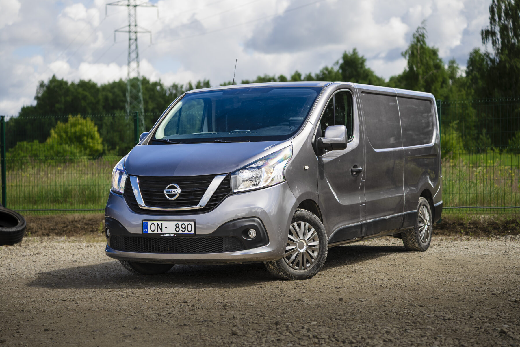 NISSAN NV300