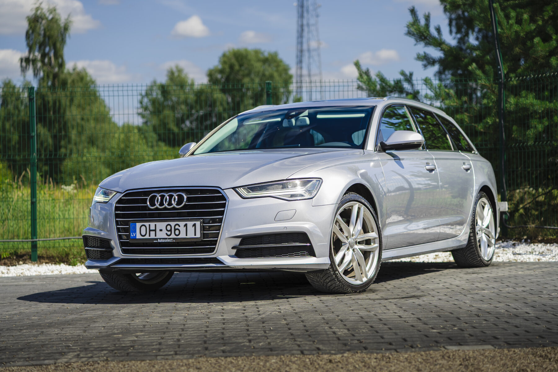 AUDI A6 AVANT QUATTRO