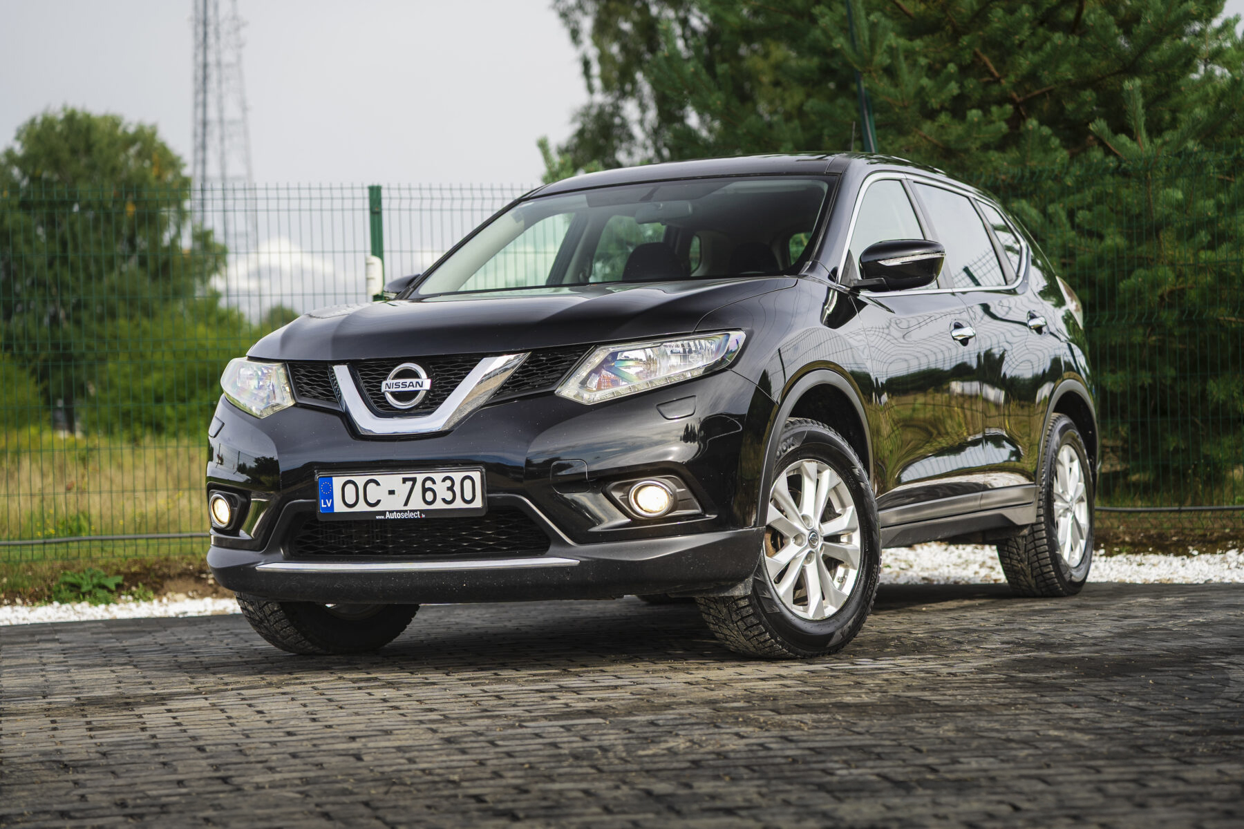 NISSAN X-TRAIL