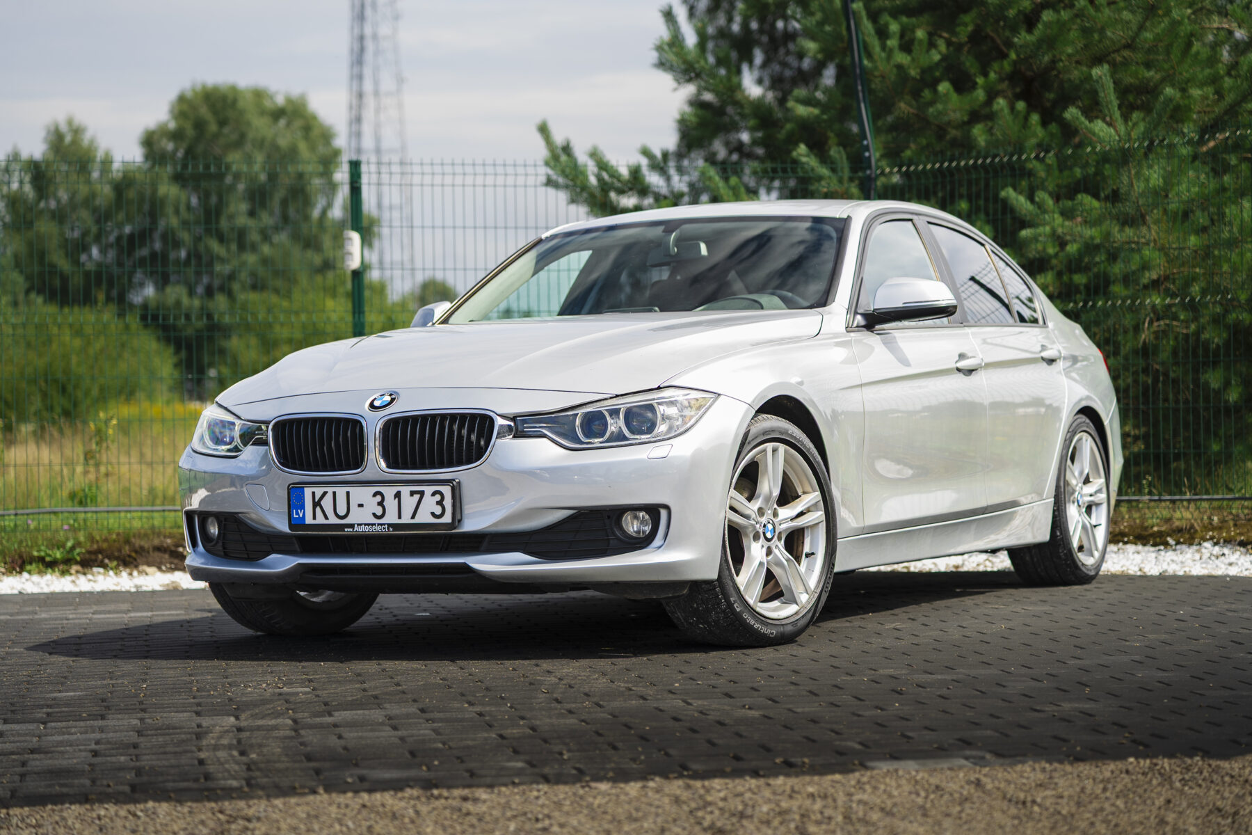 BMW 320