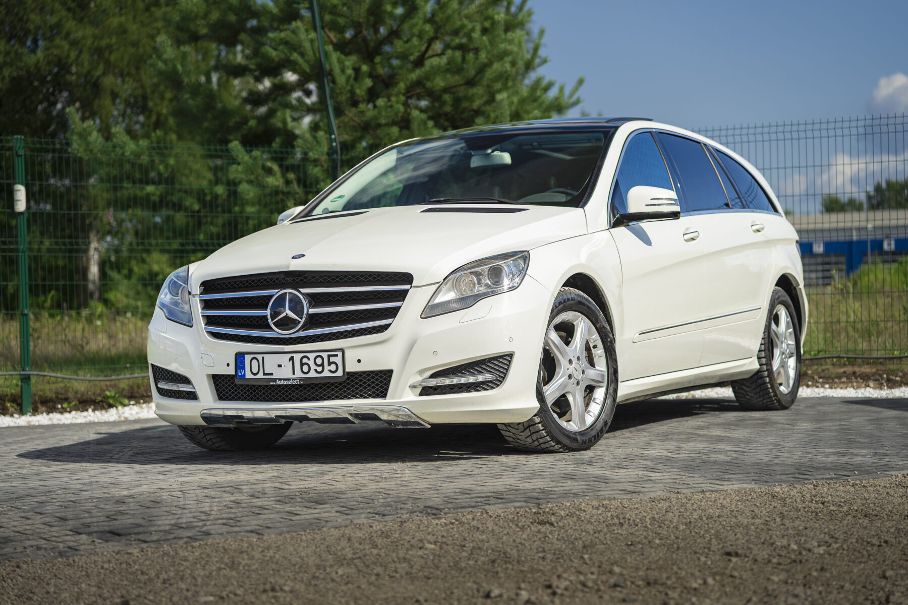 MERCEDES BENZ R350
