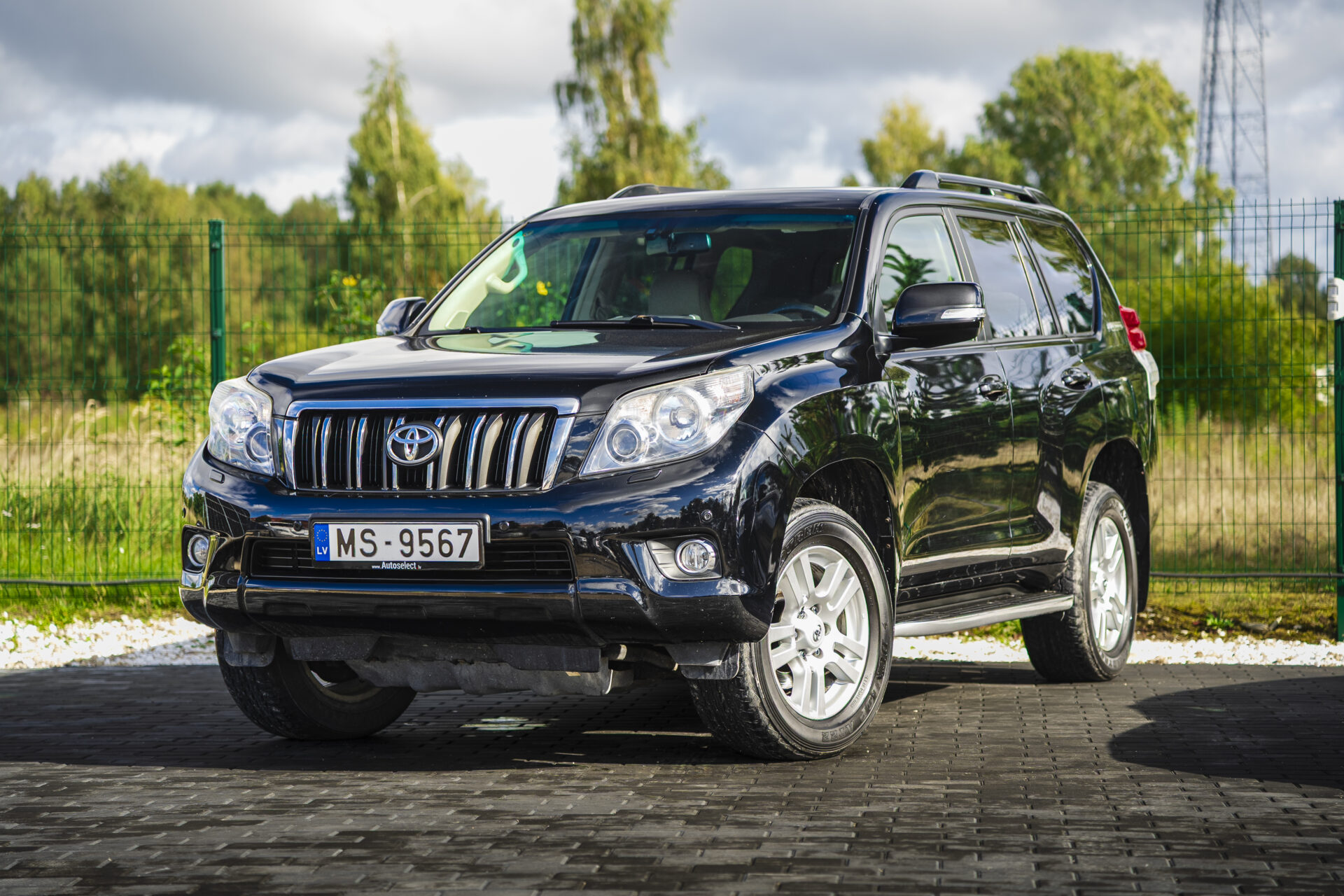 TOYOTA LAND CRUISER