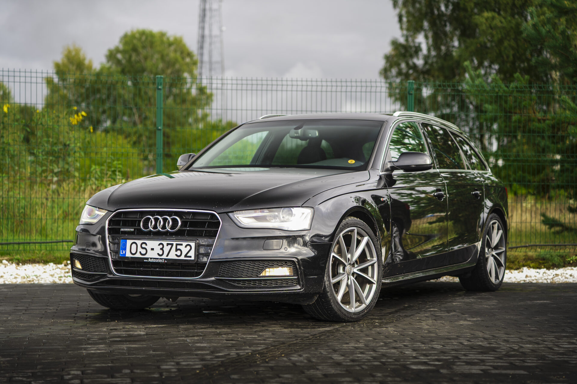 AUDI A4 AVANT QUATTRO
