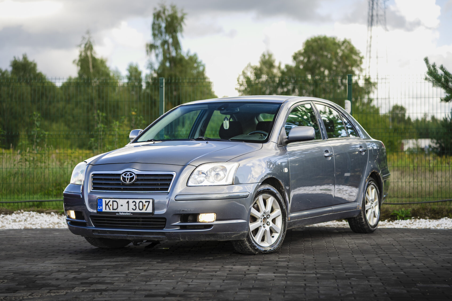 TOYOTA AVENSIS